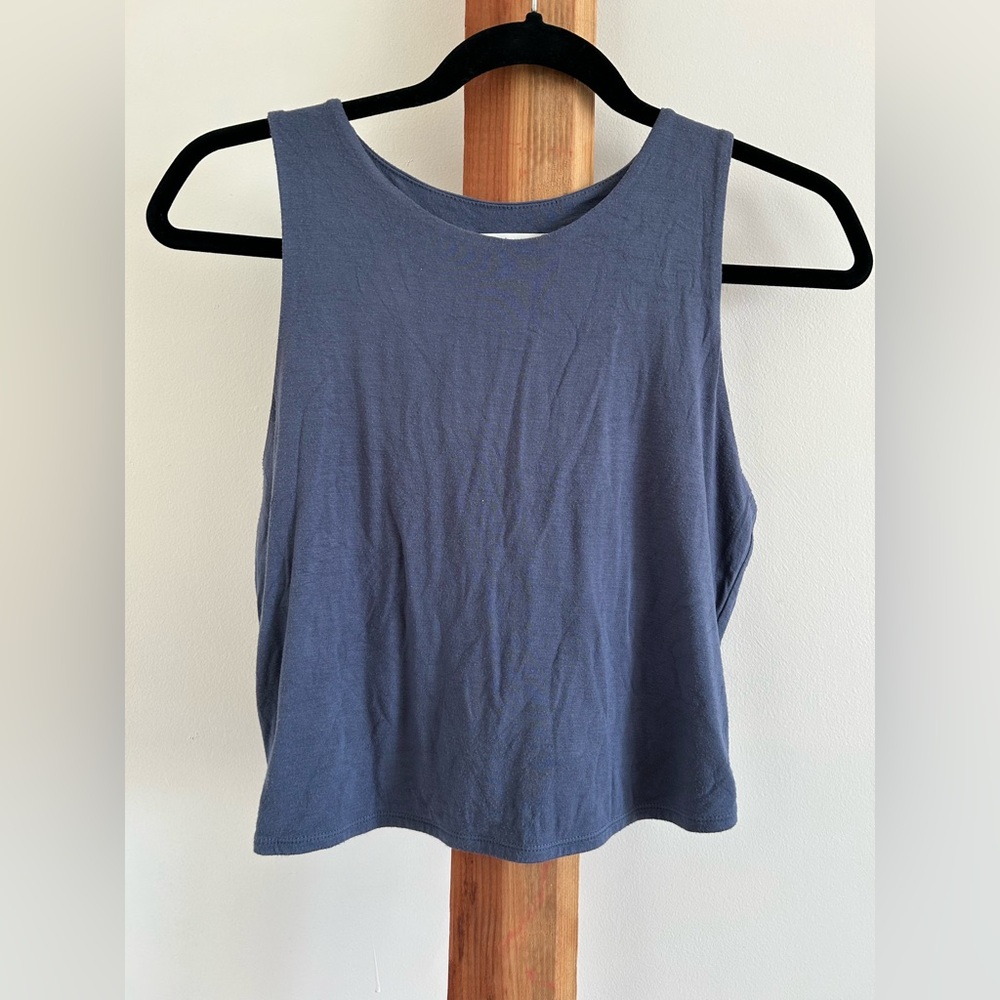 Becool Women's Crewneck Cropped Sleeveless Top in Blue